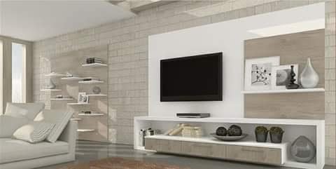 Painel branco com prateleiras flutuantes